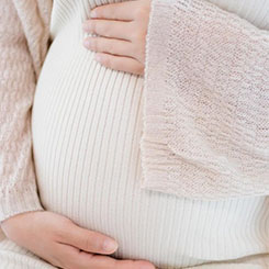 此前企业管理层🇵🇲📮表示，存储🔼🙂芯片供应受限将拖👷‍♀️🙎